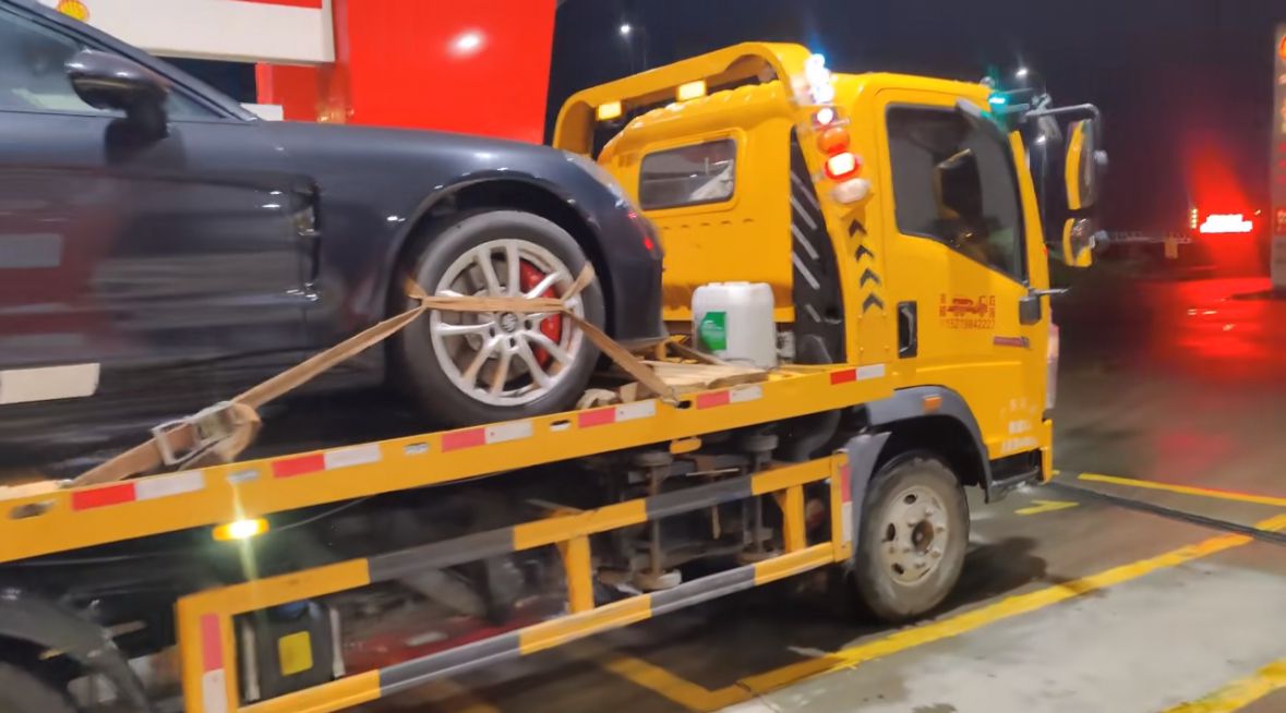 九龙坡行车途中遇到突发状况该如何呼叫道路救援？